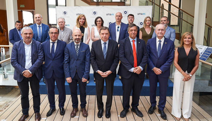 Foto de familia con Luis Planas
