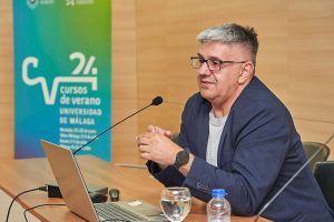 Ponencia de Francisco Javier Paniagua “La rutina profesional ante la desinformación. El punto de vista de los gobiernos y los medios locales”