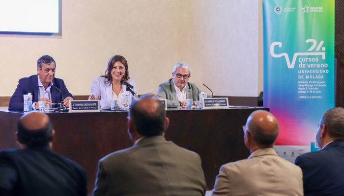 Teodomiro López, María de la Paz Fernández y Diego Vera en la presentación de los Cursos de Verano de la UMA 2024 en Ronda