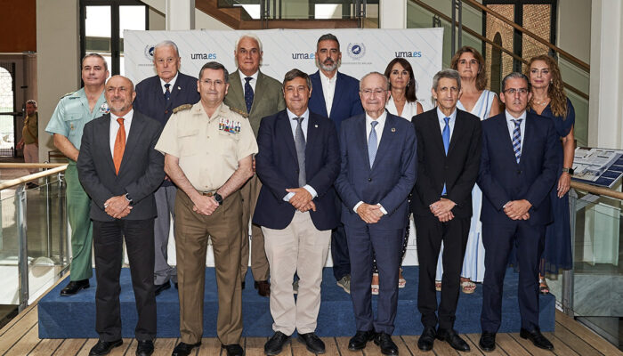 Foto de autoridades del curso 