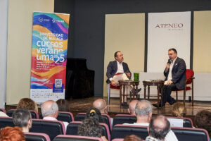 Master class de Carlos Álvarez (sindicalista, director artístico de la Ópera Estudio de Málaga y miembro de asociaciones cívicas)