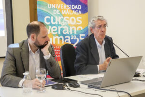 Ponencia de José María Baño León, junto a Manuel Moreno Linde, director del curso 