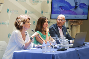 Dialogo, debate y conclusiones de las ponencias con Ana González-Pinto Arrillaga, Encarnación Blanco Reina y J. Pablo Lara Muñoz
