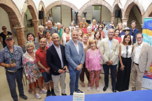 Foto de familia de directores, ponentes y alumnado del curso sobre estrés y ansiedad