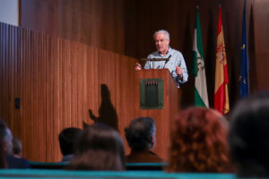 Ponencia de Emilio Alba (catedrático de Oncología de la UMA y director del CIMES)