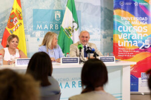 Mª José Berlanga, Mª Ángeles Muñoz y Eugenio J. Luque en la presentación de los Cursos de Verano de la UMA en Marbella