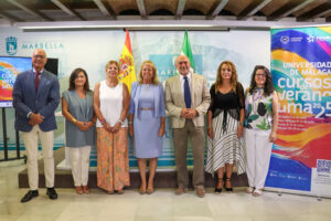Foto de familia de la presentación de los Cursos de Verano de la UMA en Marbella